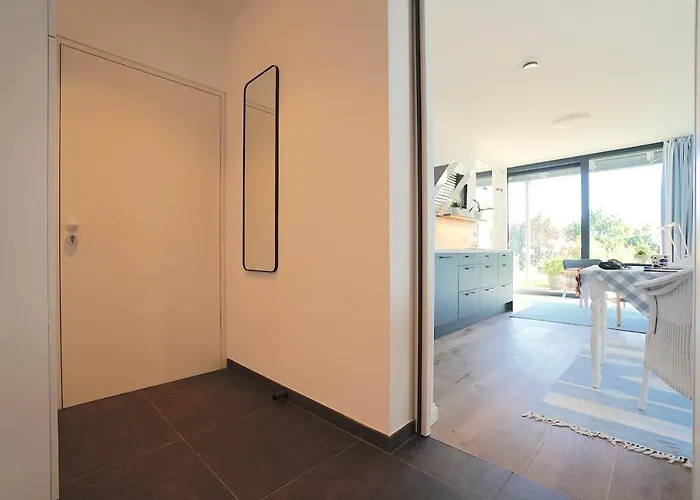 Moderne In Ruhiger, Gruener Lage Von *